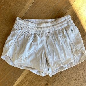 Lululemon White Low Rise Tracker 4” shorts